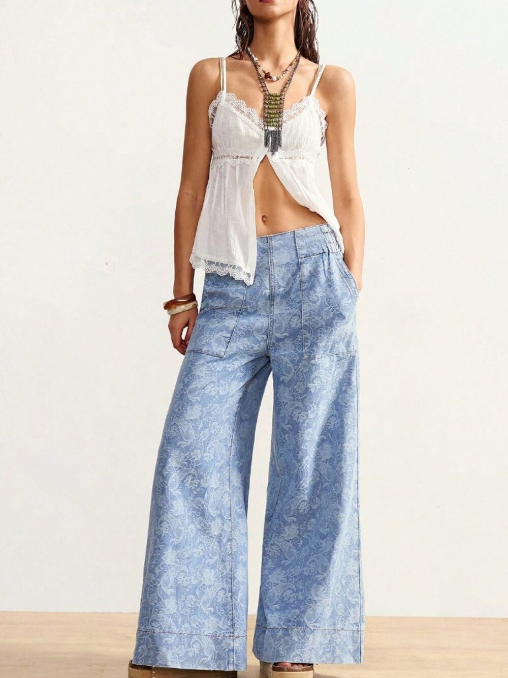 Light wash Casual Women's Low-Rise Drawstring Waist Wide Leg Jeans - Picture 3 of 7